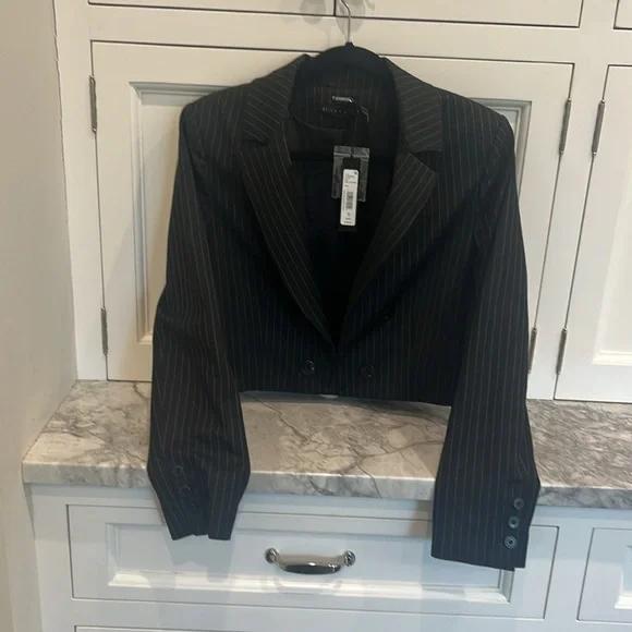 ALICE + OLIVIA Maya Cropped Pinstrip Jacket